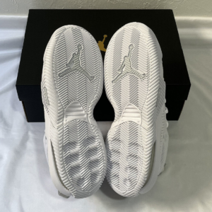 Giay Nike Air Jordan Stay Loyal 2 'White' DQ8401-102