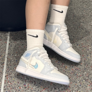 Giay Nike Air Jordan 1 Mid GS ‘Glitter Swoosh’ FQ9117-400