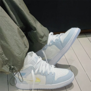 Giay Nike Air Jordan 1 Mid GS ‘Glitter Swoosh’ FQ9117-400