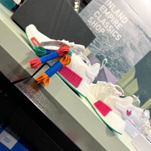 Giay Adidas NMD_R1 'White' GZ4964