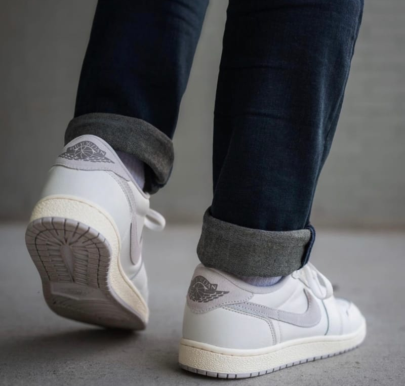 Alternative view of Giày Nike Air Jordan 1 Low 85 'Neutral Grey' FB9933-100
