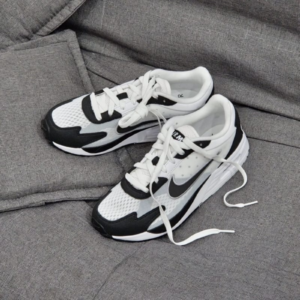 Giay Nike Air Max Solo 'White Black' DX3666-100