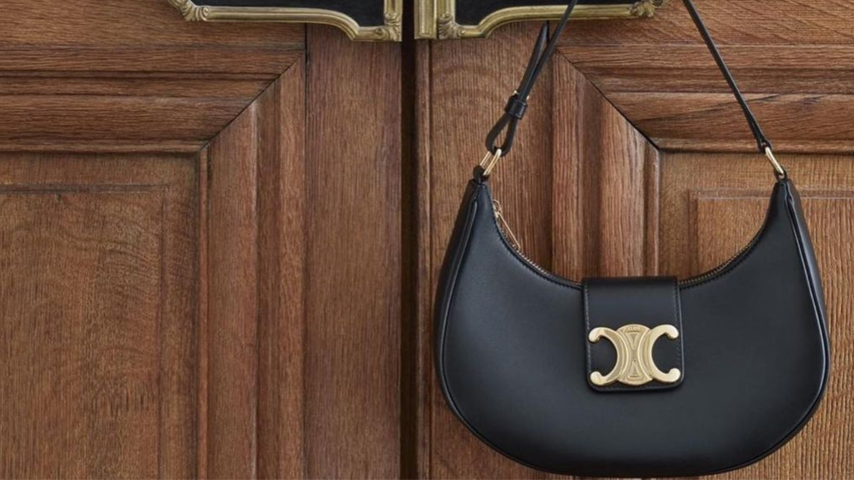 Celine Triomphe Ava Bag: Su Hoan Hao Ket Hop Giua Thoi Trang va Tinh Ung Dung