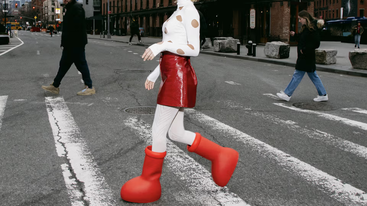 Hinh anh 1: Diem qua 5 doi giay "dang so" nhat duoc phat hanh trong nam nay