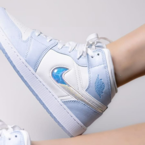 Giay Nike Air Jordan 1 Mid GS ‘Glitter Swoosh’ FQ9117-400