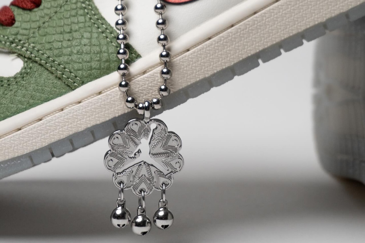 Jordan 1 Low ‘ Year of the Dragon' - đôi giày cho năm 2024 Hinh anh 5: Jordan 1 Low ‘ Year of the Dragon' - doi giay cho nam 2024