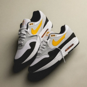 Giay Nike Air Max 1 'White University Gold' FD9082-104