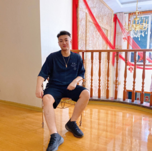 Giay Adidas Yeezy Boost 380 'Onyx Reflective' H02536