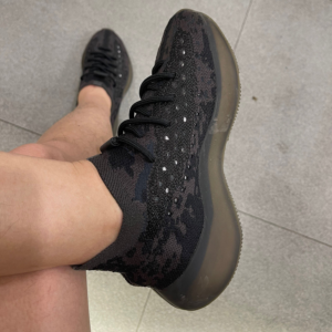 Giay Adidas Yeezy Boost 380 'Onyx Reflective' H02536