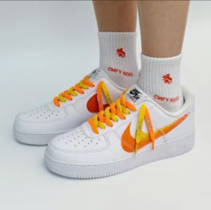 Giay Nike Air Force 1 'Safety Orange' FJ4228-100
