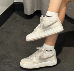 Giay Nike Air Force 1 Low 'Light Orewood' FB8483-100