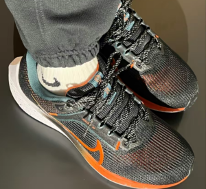Giay Nike Pegasus 40 'Black Orange' FQ8723-010