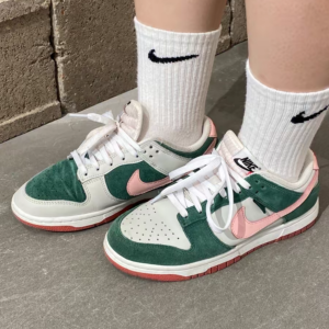 Giay Nike Dunk Low SE 'All Petals United' FN8923-061