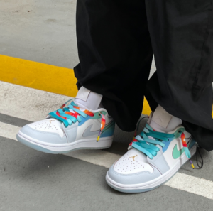 Giay Nike Air Jordan 1 Low SE 'Emerald Rise' FN8899-131