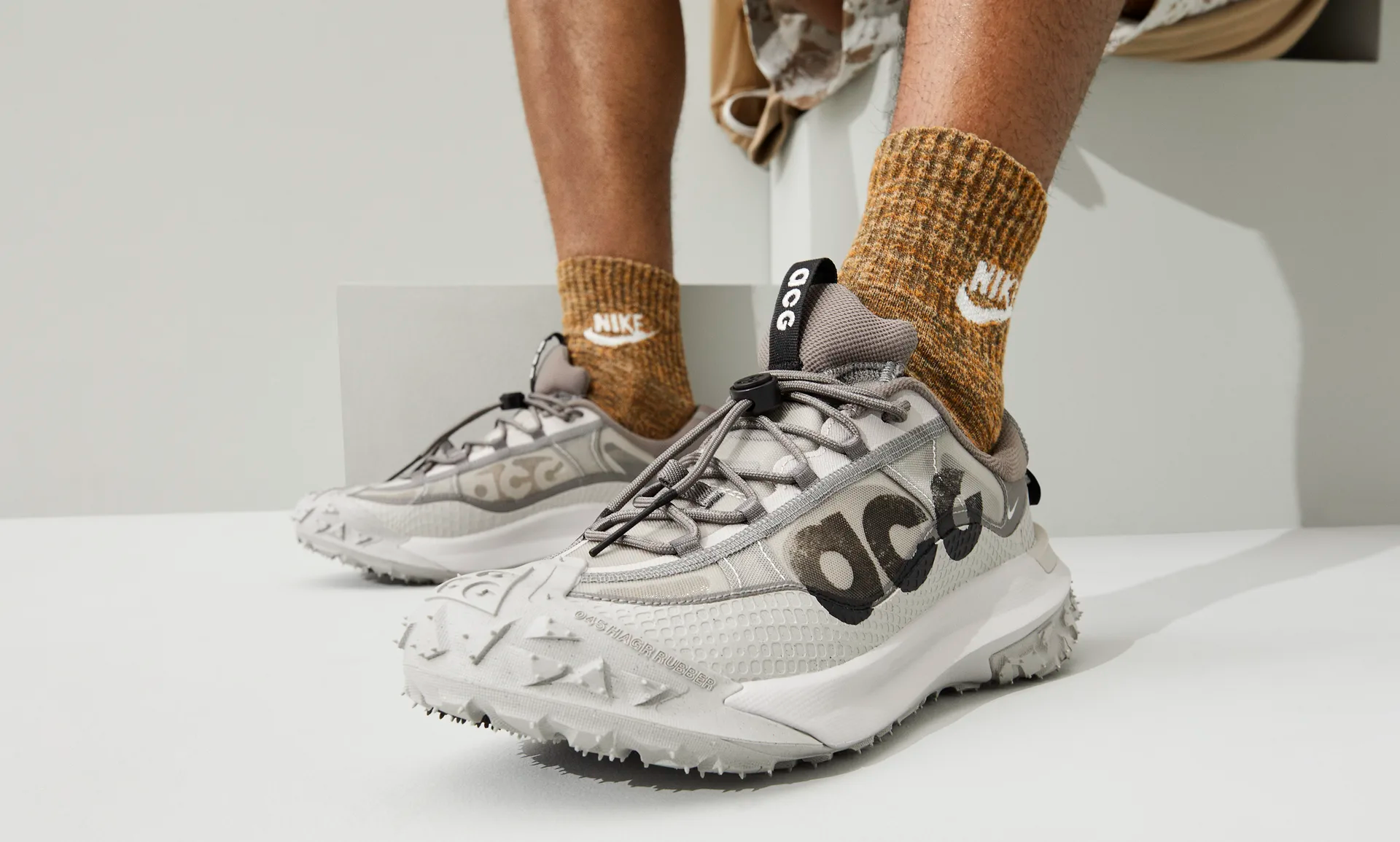 Hinh anh 10: Top 10 mau sneaker dang mua nhat mua thu 2023