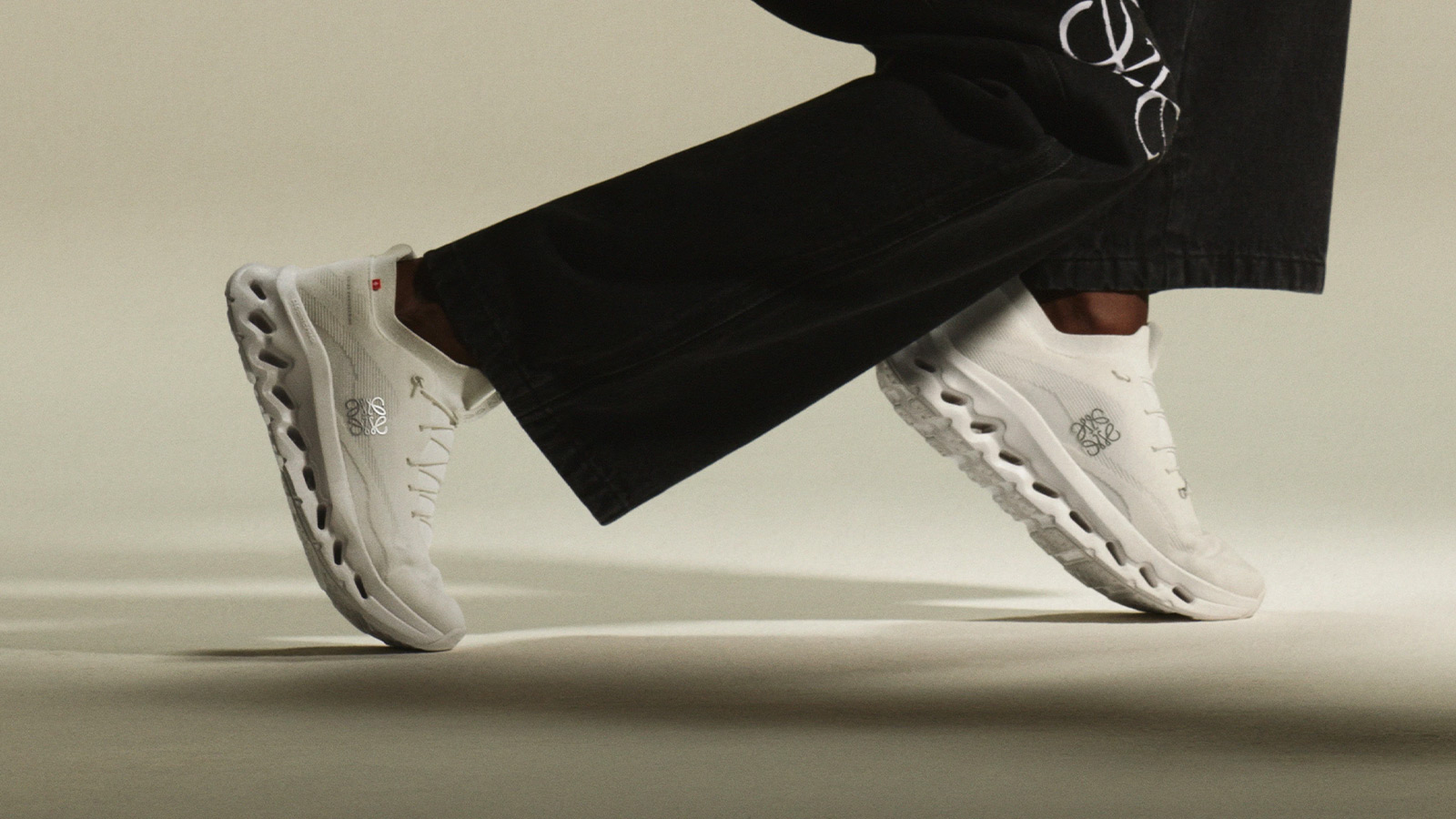 Hinh anh 2: Top mau giay sneaker 'xin' nhat nen them vao bo suu tap tuan nay