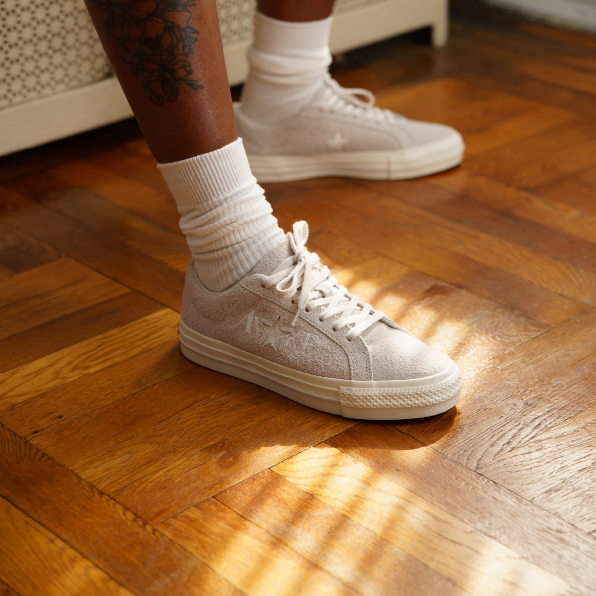 Hinh anh 7: Top mau giay sneaker 'xin' nhat nen them vao bo suu tap tuan nay