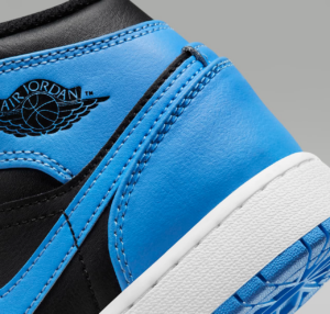 Giay Nike Air Jordan 1 Mid 'University Blue Black' DQ8426-401