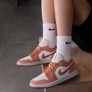 Giay Nike Air Jordan 1 Low SE 'Sky J Orange' FN3722-801