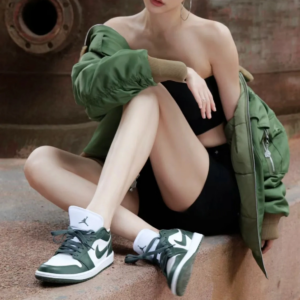 Giay Nike Air Jordan 1 Low 'Galactic Jade' DC0774-113