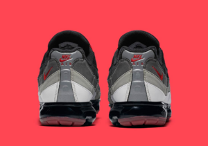 Giay Nike Air VaporMax 95 'Comet' AJ7292-101