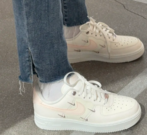 Giay Nike Air Force 1 Low 'Rose Gold' FV8110-181