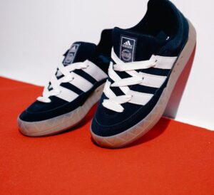 Giay Adidas Adimatic 'Black Gum' IE2224