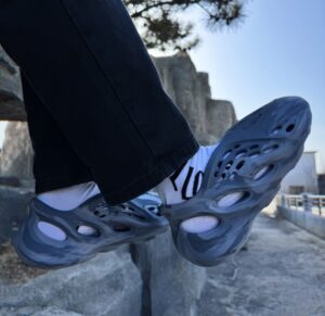 Dep Yeezy Foam Runner 'MX Granite' IE4931