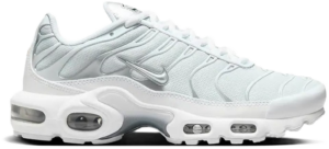 Giay Nike Air Max Plus 'White Metallic Silver' FV0952-100