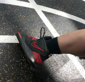 Giay Nike Kyrie Infinity GS 'Bred' DD0334-004