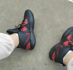 Giay Nike Kyrie Infinity GS 'Bred' DD0334-004