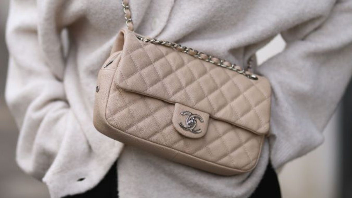 Tui xach Chanel: Moi dieu ban can biet ve date stamp