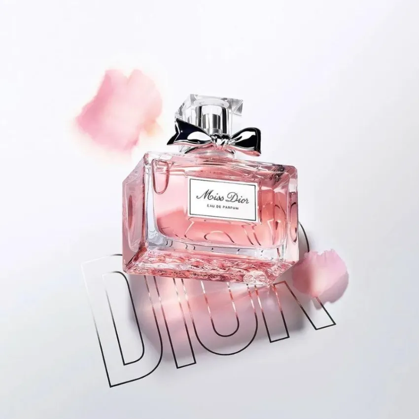 Top 9 chai nước hoa quyết rũ nhất dành cho các cô gái của Dior Hinh anh 4: Top 9 chai nuoc hoa quyet ru nhat danh cho cac co gai cua Dior