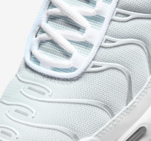 Giay Nike Air Max Plus 'White Metallic Silver' FV0952-100