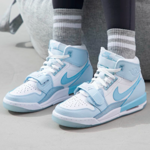 Giay Nike Air Jordan Legacy 312 'White Blue' FV8118-141