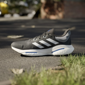 Giay Adidas Solarglide 6 'Black White' FZ5624