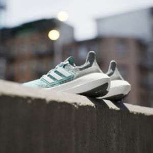 Giay Adidas Ultraboost Light 'Flash Aqua' IE1692