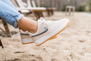 Giay Nike Air Force 1 '07 LX 'Guava Ice' 898889-801
