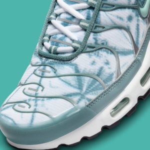 Giay Nike Air Max Plus 'Origins Waterway' FV0394-300