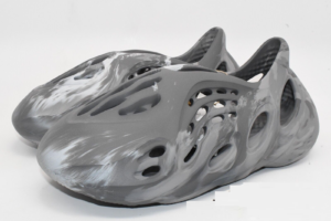 Dep Yeezy Foam Runner 'MX Granite' IE4931