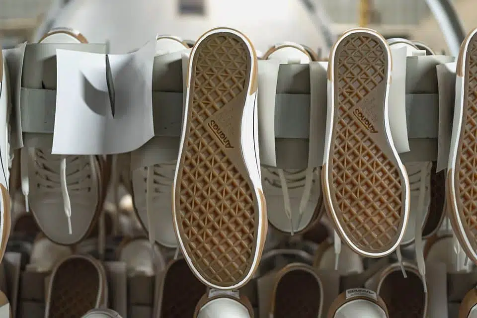 Lich su Ananas, dieu gi da lam nen thuong hieu cua hang giay Viet Nam