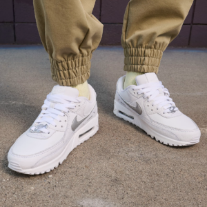 Giay Nike Air Max 90 'White Silver' FV0949-100