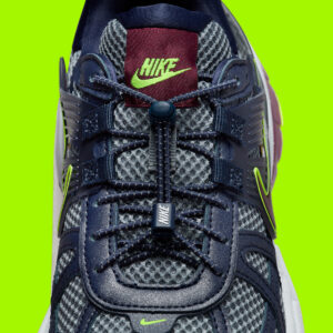 Giay Nike V2K Run 'Obsidian Burgundy' FV6602-400