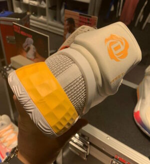 Giay Adidas D Rose 11 'White Gold Tech Indigo' FW8508