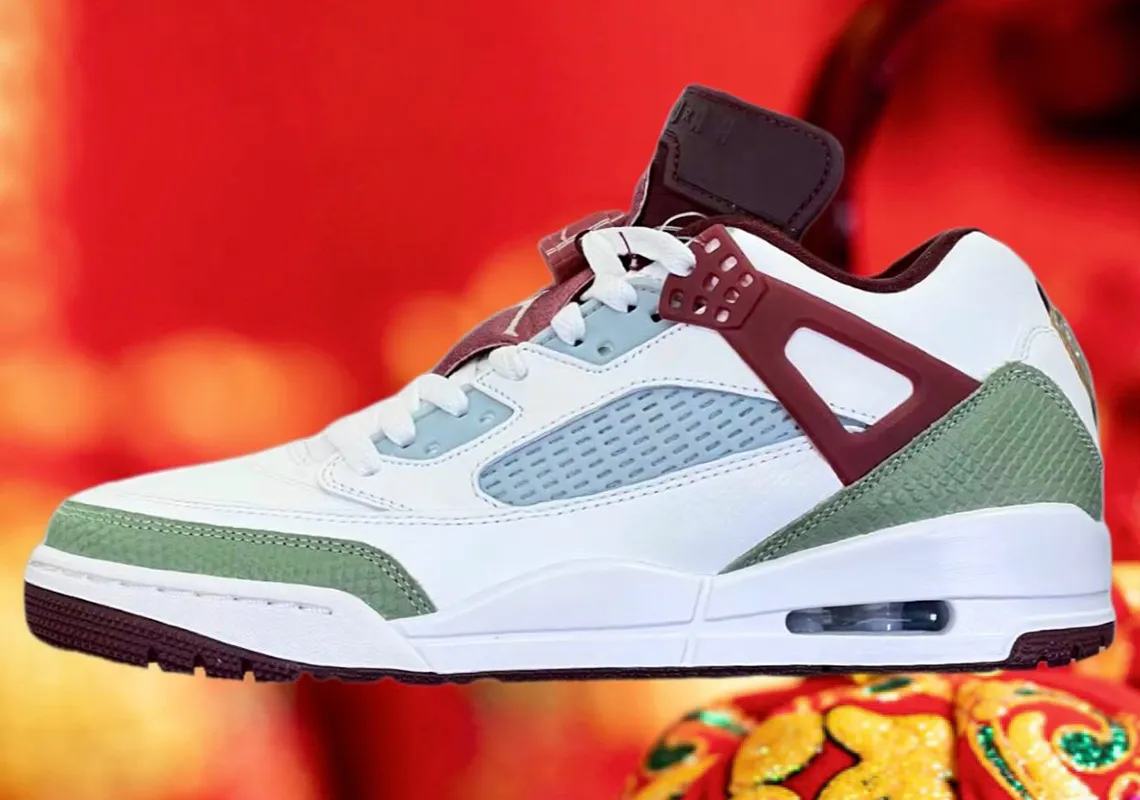 Ngắm nhìn những mẫu giày "Year Of The Dragon" tết năm 2024 Hinh anh 1: Ngam nhin nhung mau giay "Year Of The Dragon" tet nam 2024