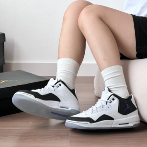 Giay Nike Air Jordan Courtside 23 'White Dark Concord' AR1002-104