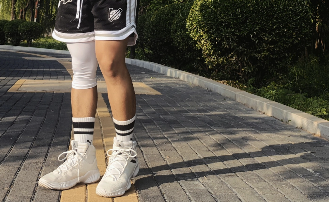 Alternative view of Giày Adidas Pro Bounce 2018 'White Black' FW5745