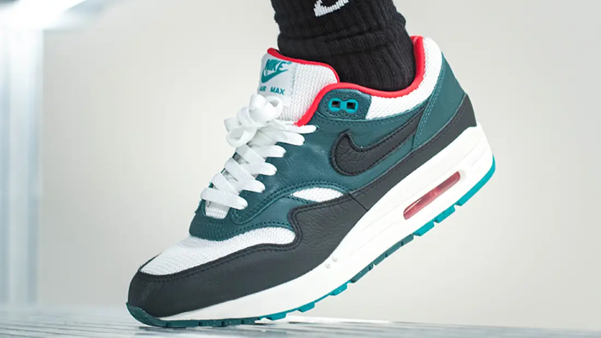 Hinh anh 1: Diem qua nhung man collab sneaker bong da dinh cao nhat