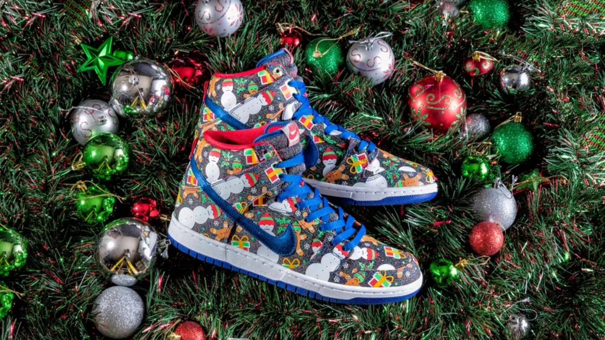 Dau la nhung doi sneaker chu de Giang sinh tot nhat moi thoi dai?