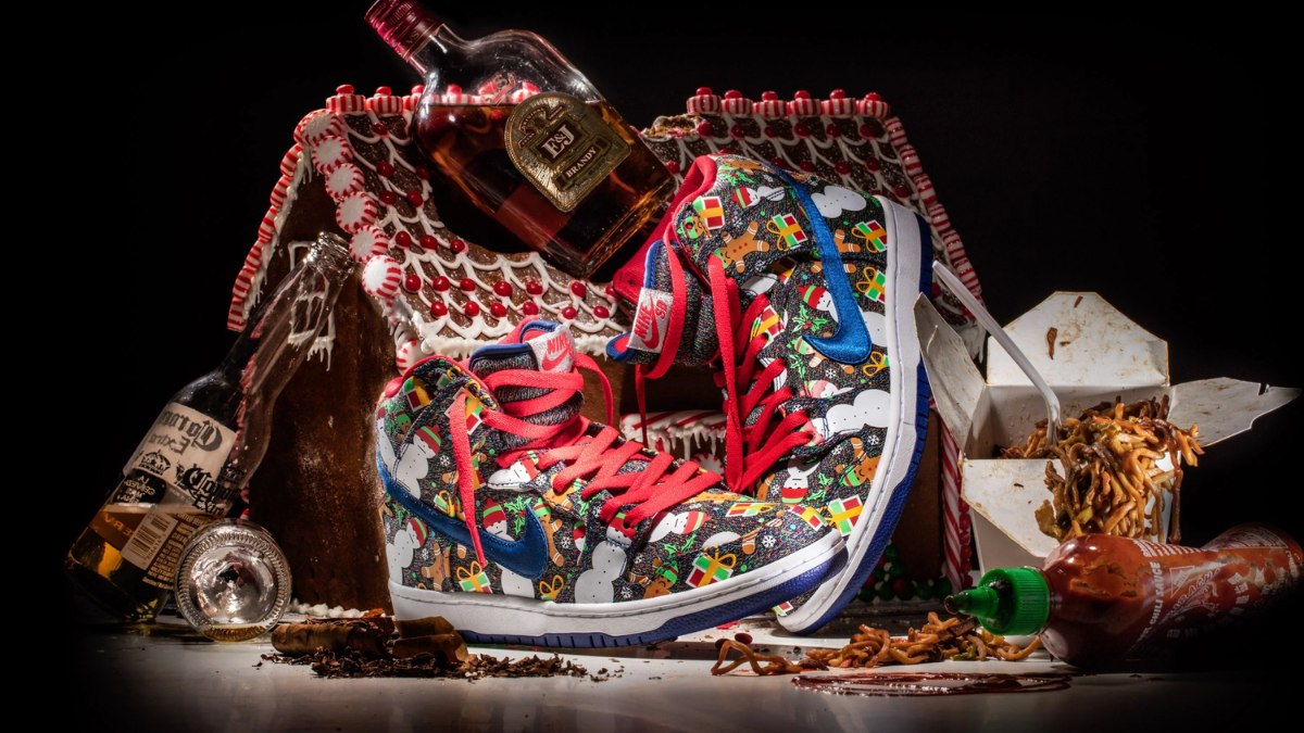 Hinh anh 6: Dau la nhung doi sneaker chu de Giang sinh tot nhat moi thoi dai?